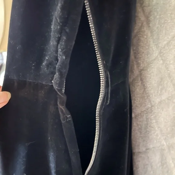 Vintage Black Velvet Dress from the 1950-60’s - Picture 8 of 10